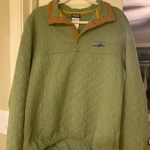 Patagonia Men’s Quilted Green Pullover